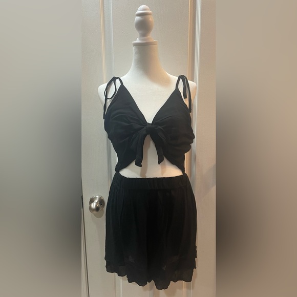 Black Knot Front High Waist Romper. Size L. - Picture 5 of 6
